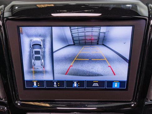Used 2023 Chevrolet Traverse LT w/ LT Premium Package AWD/4WD image 24