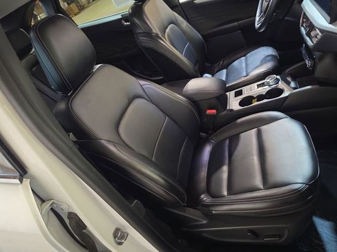 Used 2024 Ford Escape Platinum AWD/4WD image 25