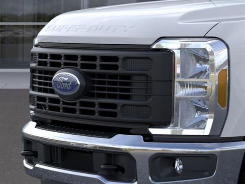 New 2026 Ford F250 XL w/ XL Chrome Package AWD/4WD image 19