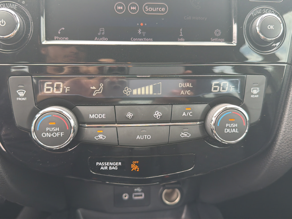 Used 2022 Nissan Rogue Sport SV AWD/4WD image 41