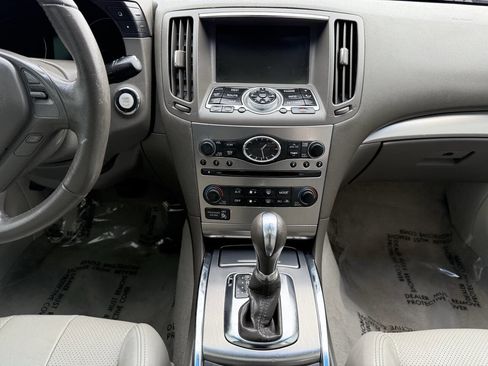 Used 2011 INFINITI G37 Journey w/ Premium Pkg image 17