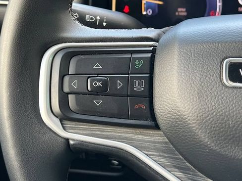Used 2022 Jeep Wagoneer Series III RWD image 34