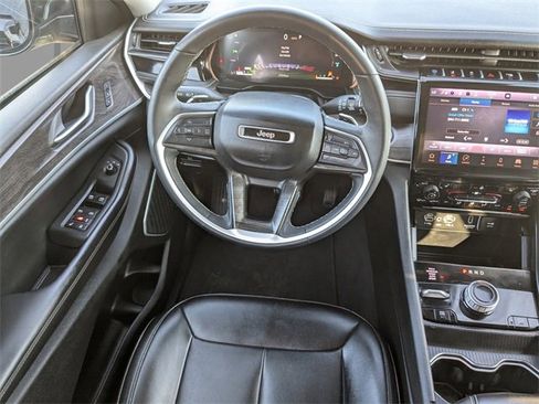 Used 2024 Jeep Grand Cherokee Limited 4xe image 17