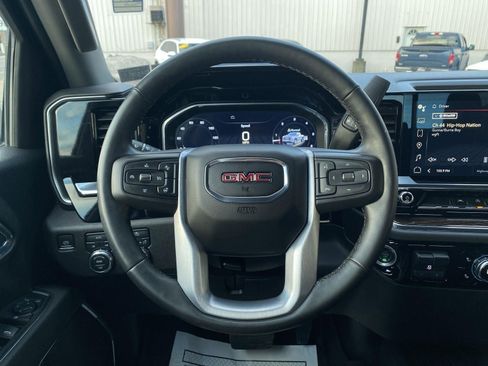 Used 2023 GMC Sierra 1500 SLE w/ Preferred Package image 2