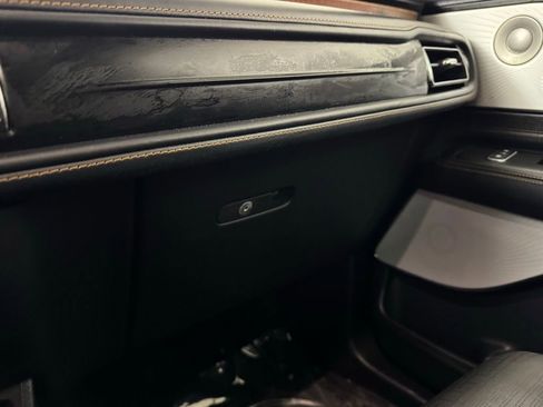 Certified 2025 Lincoln Aviator Black Label image 44