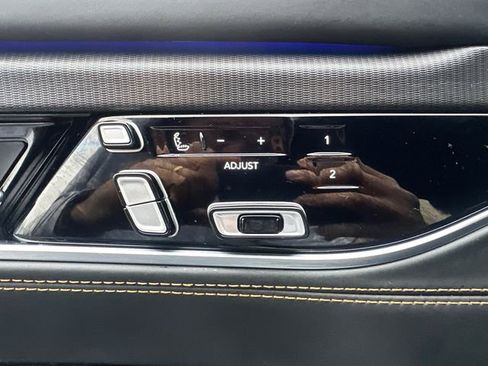 Used 2024 Jeep Grand Wagoneer Series III w/ Rear Seat Video Group 1 AWD/4WD image 34