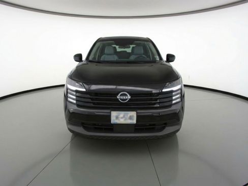 Used 2025 Nissan Kicks SV AWD/4WD image 2