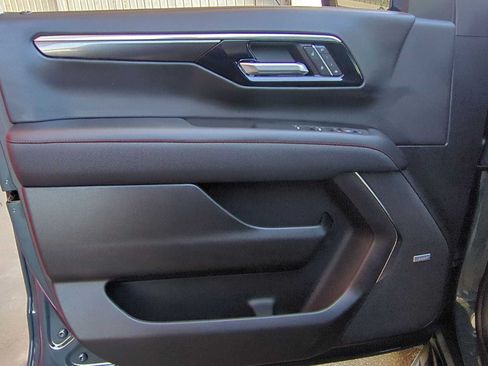 New 2026 Chevrolet Suburban RST w/ Comfort Package AWD/4WD image 10