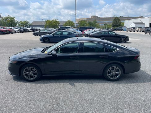 Used 2023 Honda Accord EX image 13