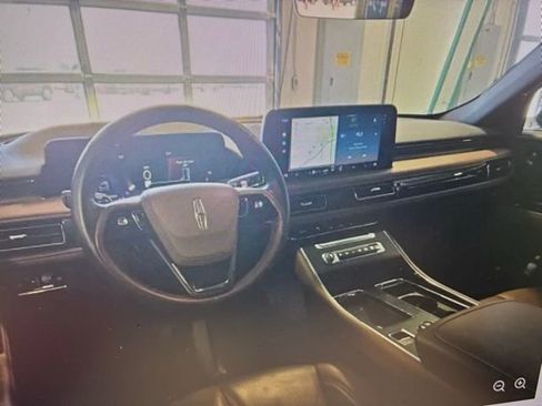 Used 2025 Lincoln Aviator Reserve w/ Illumination Package image 11