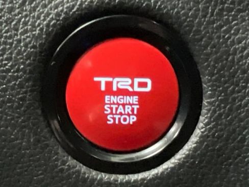 Used 2025 Toyota Tundra Limited w/ TRD Off-Road Package AWD/4WD image 33