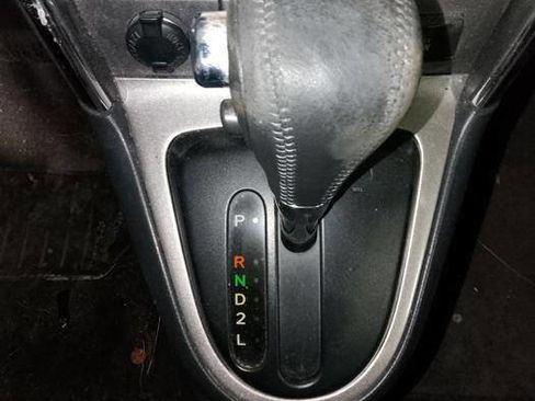 Used 2003 Toyota Matrix FWD image 37