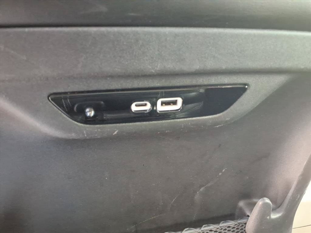 Used 2024 Chrysler Pacifica Touring-L FWD image 27