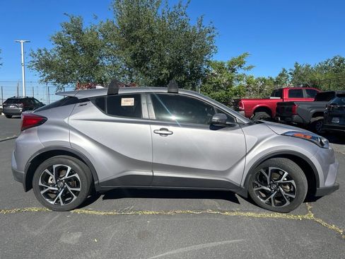 Used 2018 Toyota C-HR XLE FWD image 4