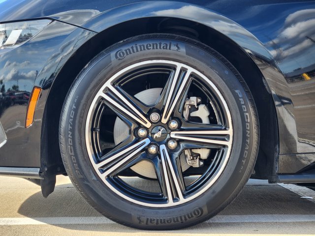 Used 2024 Ford Mustang Coupe RWD image 10