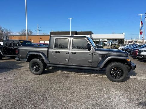 Used 2021 Jeep Gladiator Willys image 2