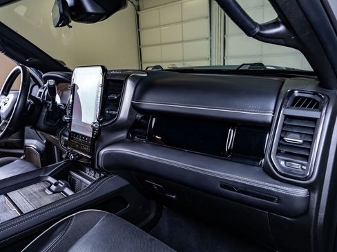 Used 2026 RAM 3500 Limited AWD/4WD image 17