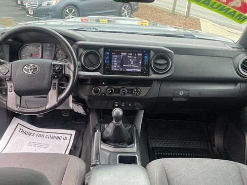 Used 2018 Toyota Tacoma TRD Sport image 13