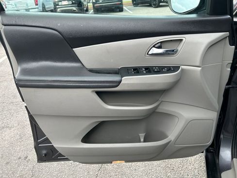 Used 2016 Honda Odyssey SE image 11