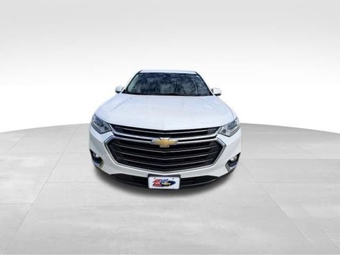 Used 2018 Chevrolet Traverse LT FWD image 2