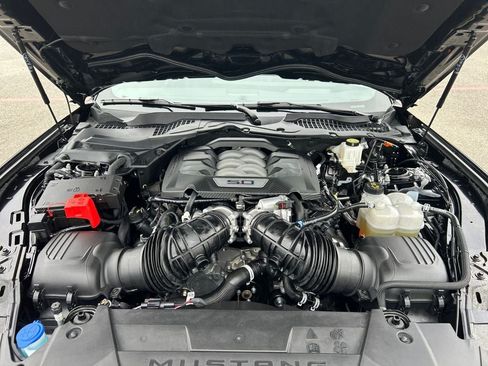 Used 2025 Ford Mustang GT Premium RWD image 29