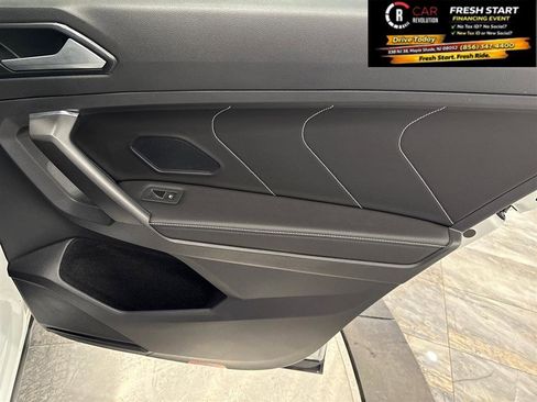 Used 2022 Volkswagen Tiguan SE image 69