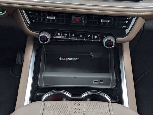 New 2026 Chevrolet Tahoe High Country AWD/4WD image 24