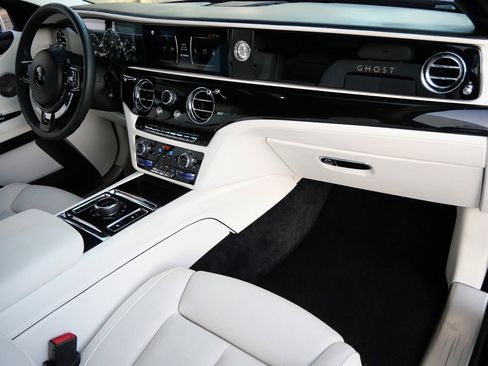 Certified 2021 Rolls-Royce Ghost Extended Wheelbase image 18