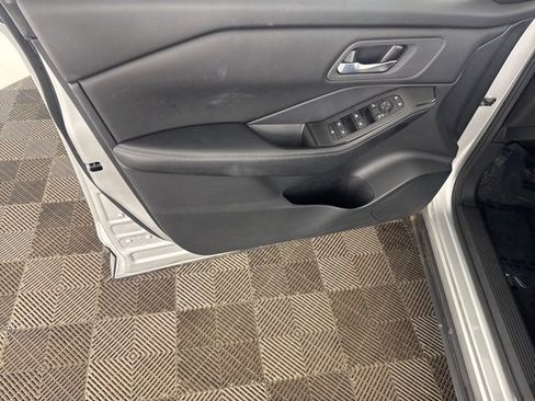 Certified 2024 Nissan Rogue SV image 18