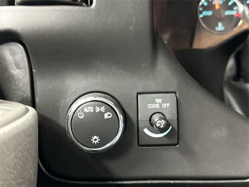 Used 2018 Chevrolet Express 2500 w/ Driver Convenience Package image 19
