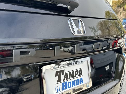 New 2026 Honda Pilot Sport image 8