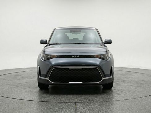 Used 2025 Kia Soul LX w/ LX Technology Package FWD image 2