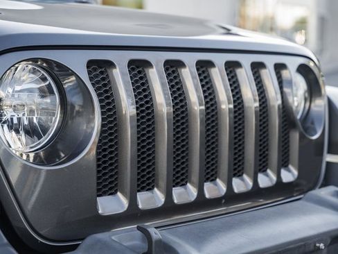 Used 2020 Jeep Wrangler Sport image 9