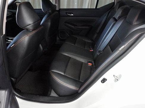 Used 2022 Nissan Altima 2.5 SR image 12