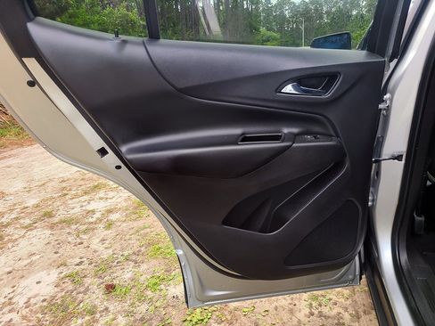 Used 2021 Chevrolet Equinox LT FWD image 28