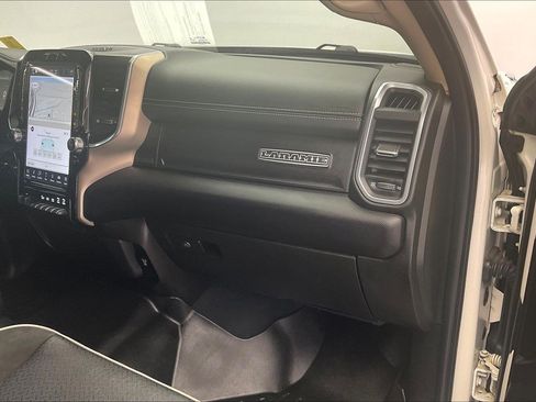 Used 2022 RAM 3500 Laramie AWD/4WD image 15