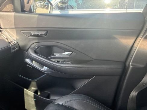 Used 2020 Jaguar E-PACE AWD/4WD image 9
