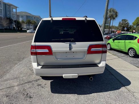 Used 2007 Lincoln Navigator Luxury 4dr SUV image 7