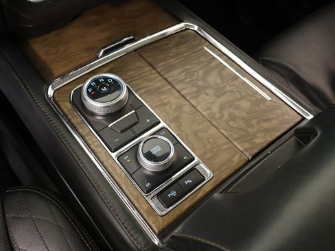 Used 2021 Ford Expedition Platinum image 9