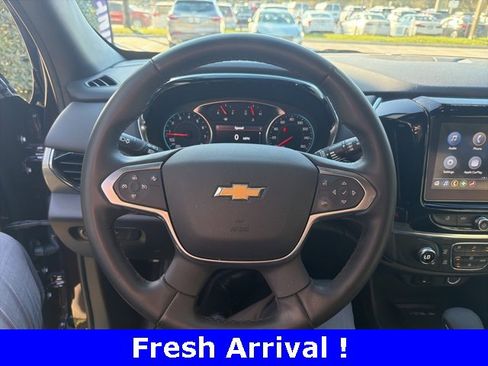 Used 2023 Chevrolet Traverse LT image 5