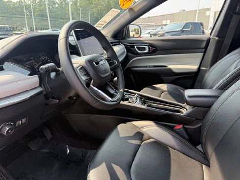 Used 2024 Jeep Compass Limited AWD/4WD image 4