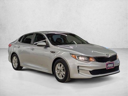 Used 2018 Kia Optima LX image 3