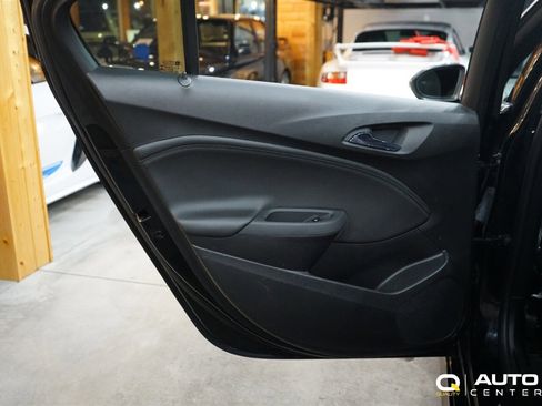 Used 2017 Chevrolet Cruze Premier image 23