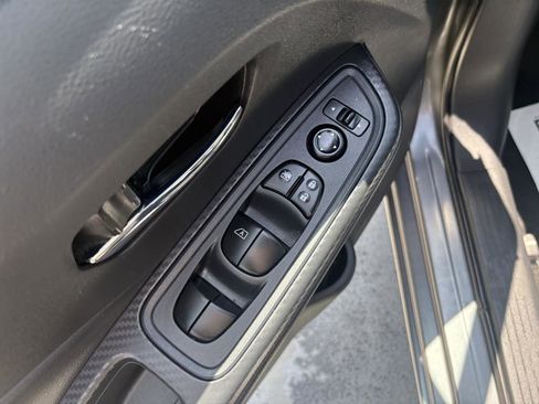 Used 2025 Nissan Versa SV FWD image 19