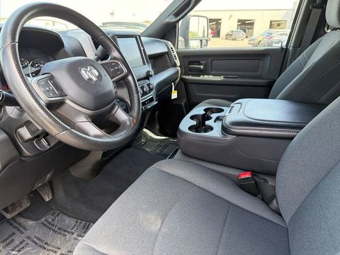 Used 2024 RAM 3500 Tradesman w/ Chrome Appearance Group AWD/4WD image 18