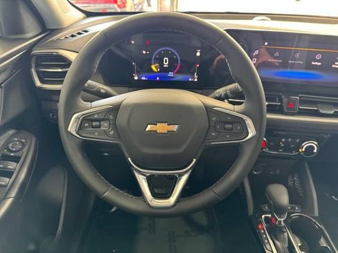 Used 2026 Chevrolet TrailBlazer LT w/ LT Cold Weather Package FWD image 17