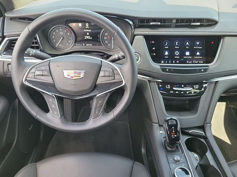 Used 2026 Cadillac XT5 Premium Luxury w/ Driver Assist Package AWD/4WD image 11