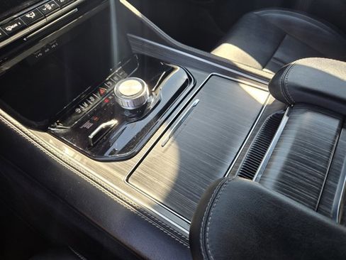 Used 2024 Jeep Wagoneer L Series II w/ Flexible Seating Group image 16