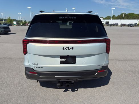 Used 2025 Kia Carnival SX Prestige FWD image 5