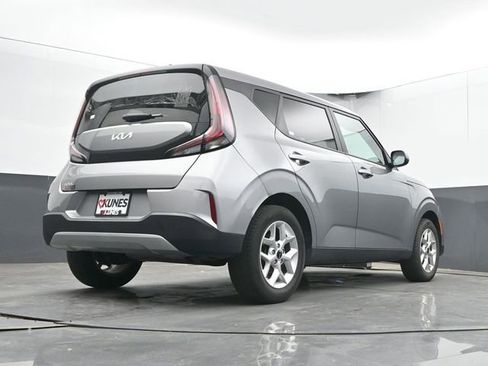 Used 2025 Kia Soul LX w/ LX Technology Package FWD image 39